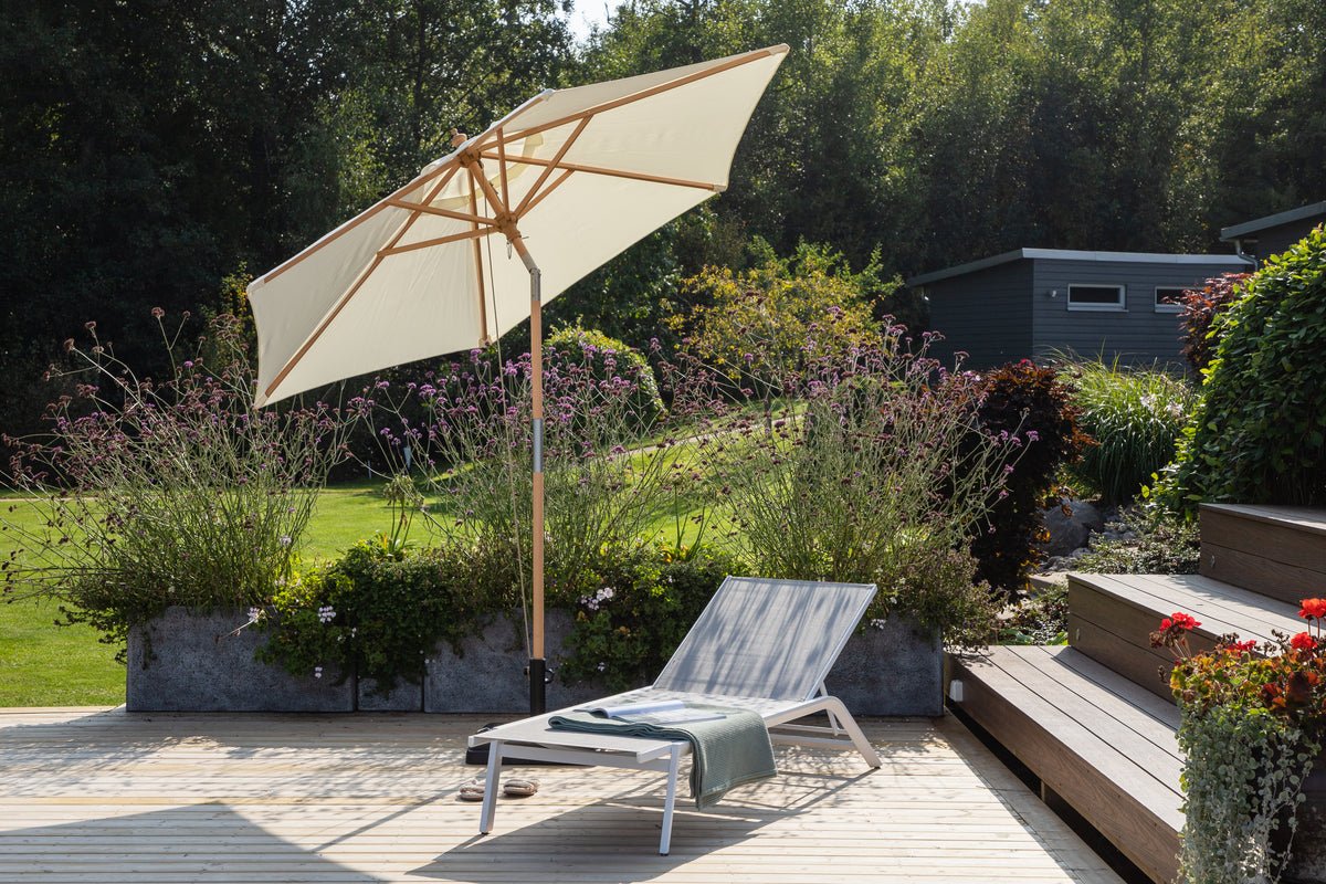 Garten Sonnenschirm Valenza – Ø250 cm in Schwarz oder Weiß