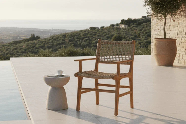 Gartenstuhl Capri mit Armlehne aus Teakholz