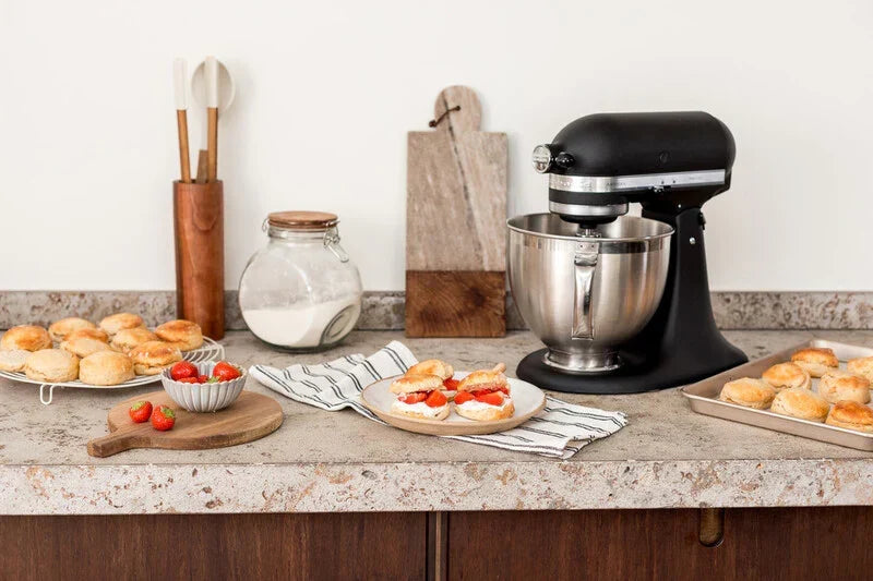 KitchenAid 4,8 L 5KSM175 Artisan Küchenmaschine Cookielover mit Fleischwolf+Spritzgebäckvorsatz